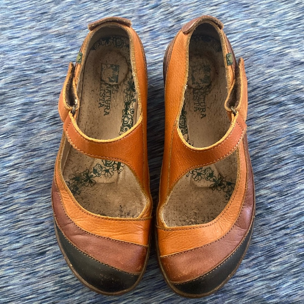 Wedge shoes